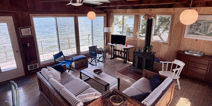 #3999Lonelyville BayfrontInquire for 2026